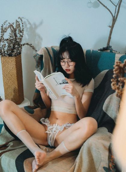 乔卫东董文洁的胸罩是什么颜色_BD国语免费高清观看