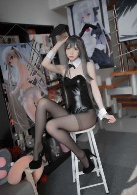 亲胸吻胸扒奶罩扒衣服摸屁股视频_4K高清在线