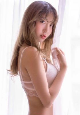 《年轻的女教师》4在线观看_蓝光最新电影在线观看