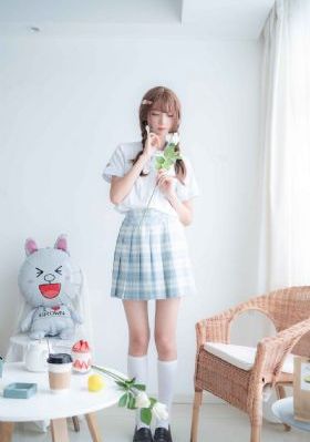 青青草裤袜视频在线_高清完整版高清视频观看